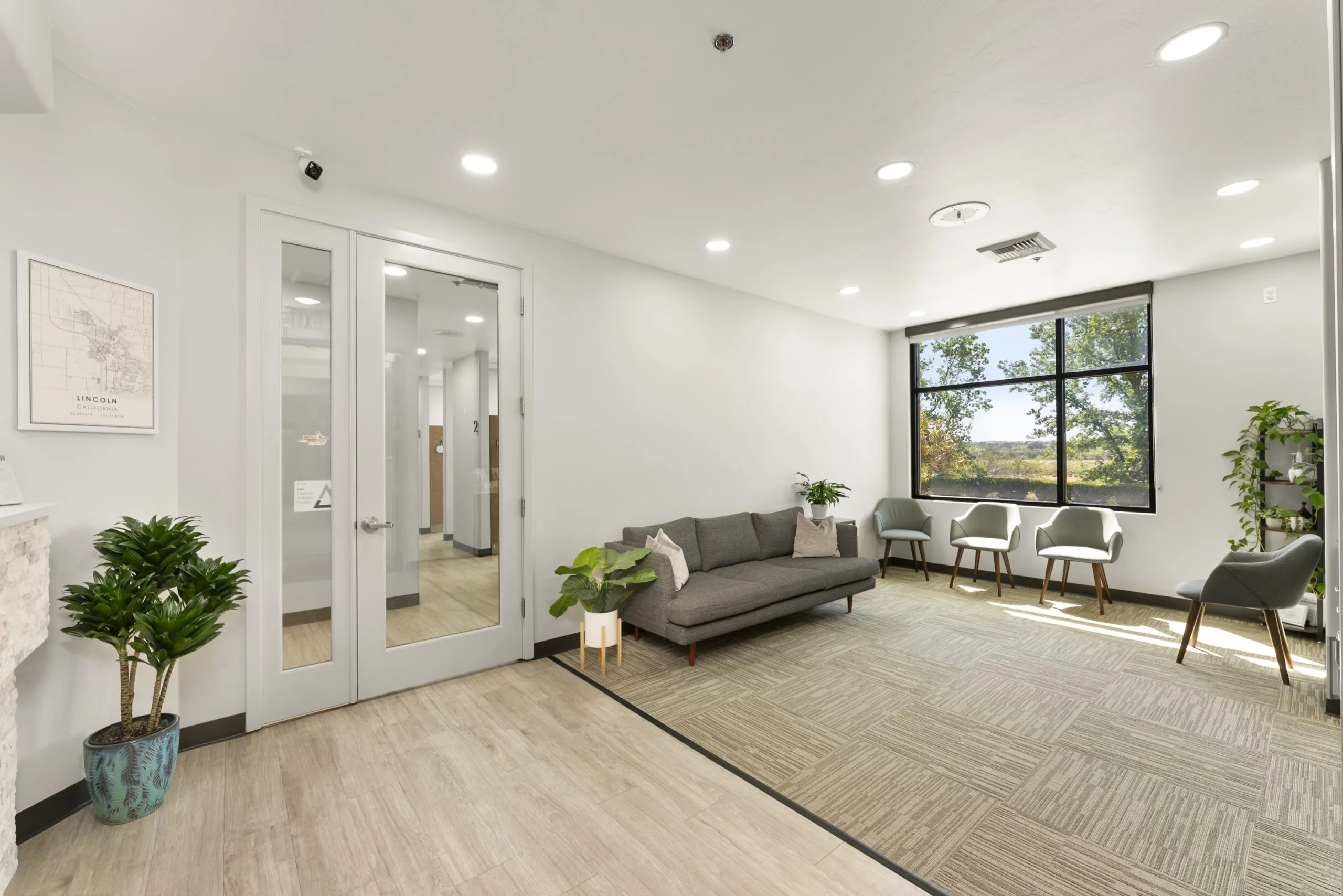 Dental treatment room with modern equipment